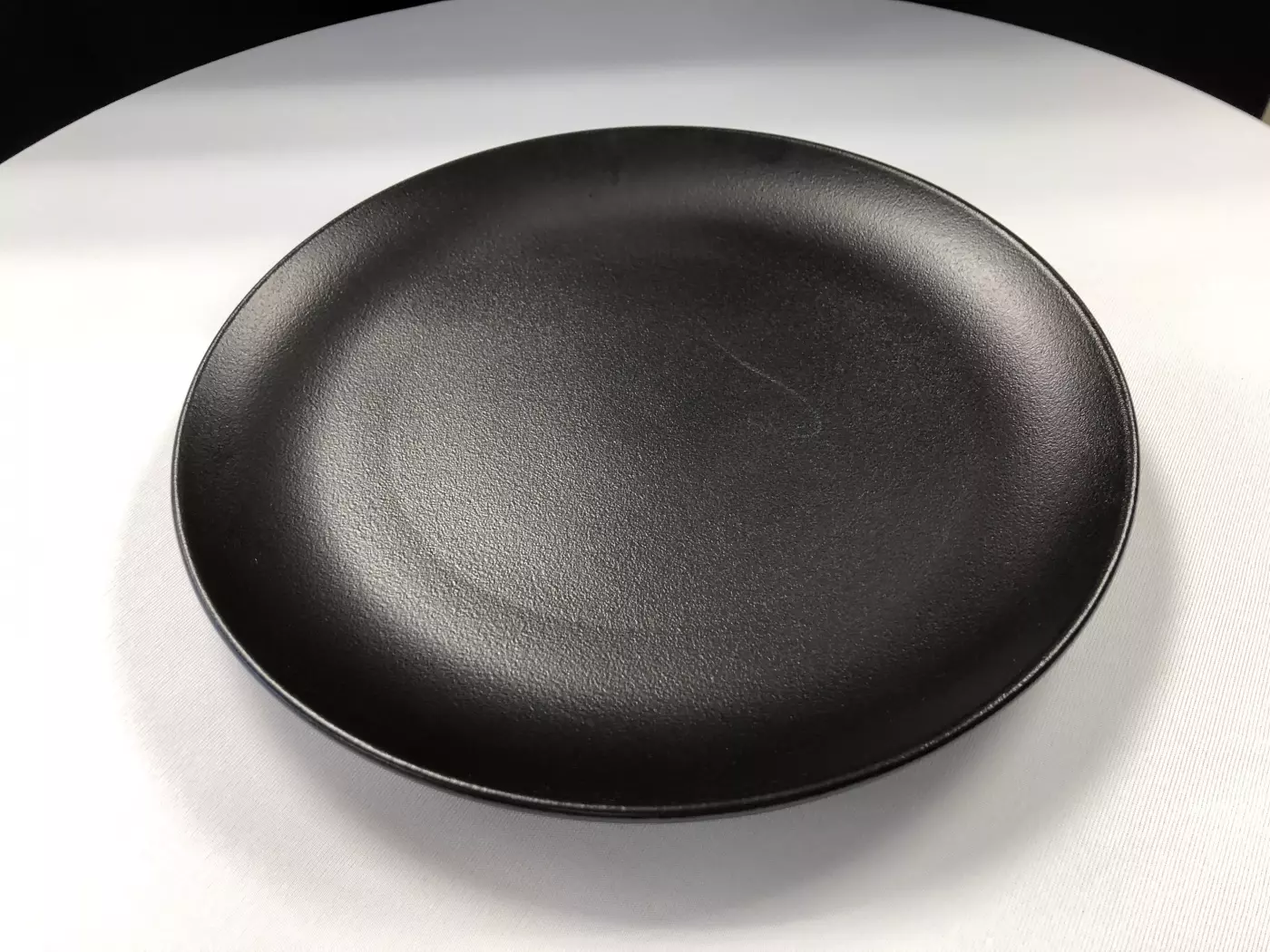 Assiette noire 21/27