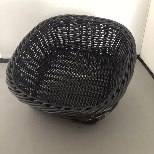 Corbeille à pain noire
