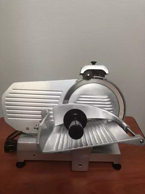 Trancheuse à jambon 220 volt